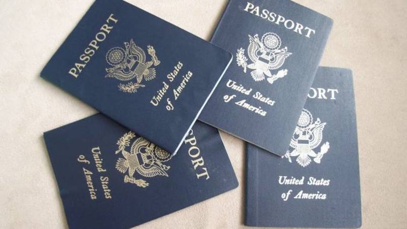 Неплатників податків позбавлять паспортів