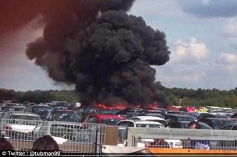 В мережі з'явилося відео горіння літака з сім'єю бен Ладена