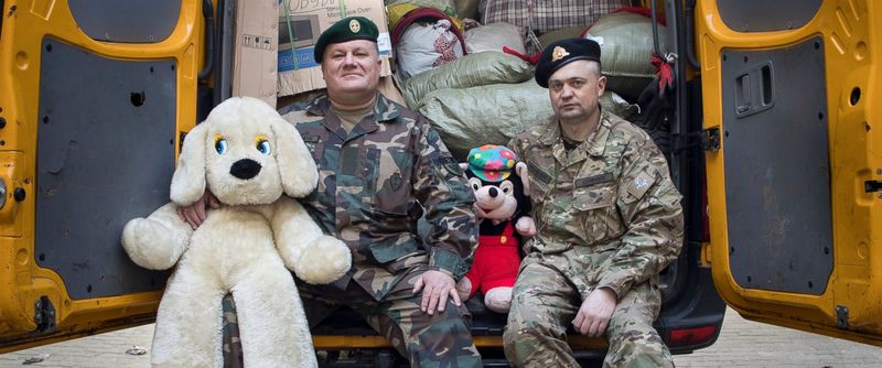 Lithuanian volunteers help soldiers in eastern Ukraine