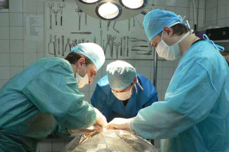 Українські хірурги провели надскладну операцію за унікальною методикою
