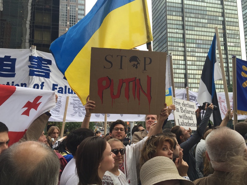 New York Welcomes Putin With Big Protest
