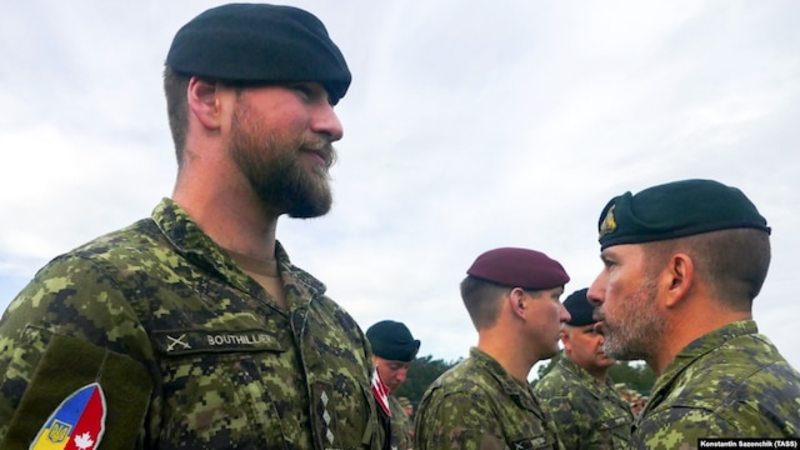 Канада збирається відправити Україні стрілецьку зброю та бронежилети