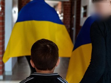 Ще трьох українських дітей з родинами повернули з окупації
