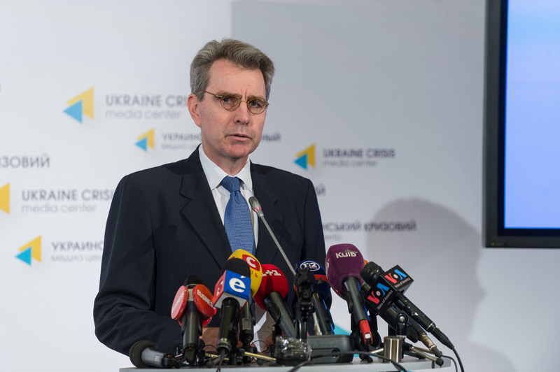 Посол США: У терористів Донбасу зброї більше, ніж у деяких країн НАТО