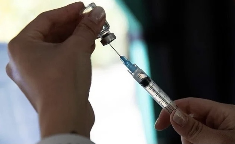 Канада дозволяє "змішувати" COVID-вакцини при першому і другому щепленнях