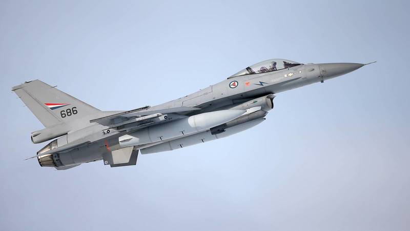 Норвегія пообіцяла підтримати навчання українських пілотів на винищувачах F-16