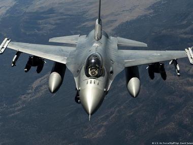 Нідерланди збільшили до 24 кількість винищувачів F-16 для України
