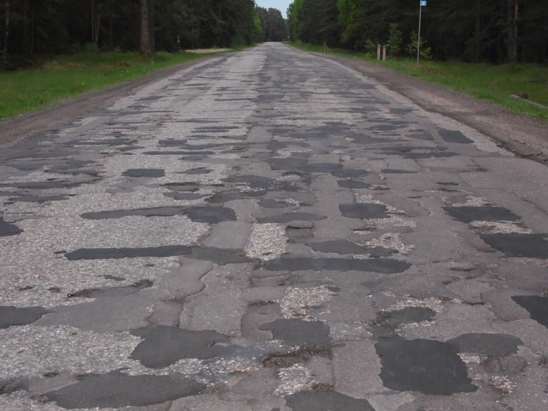 Українські дороги ввійшли у п'ятірку гірших у світі