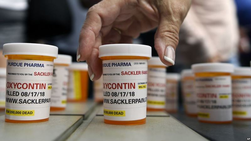 60 американців заарештували за махінації з рецептурними опіоїдними препаратами