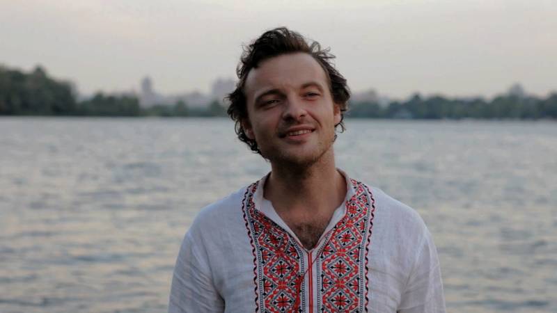 Відомий французький співак мріє отримати громадянство України