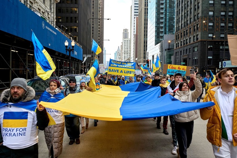 У Чикаго тисячі людей закликали закрити небо над Україною