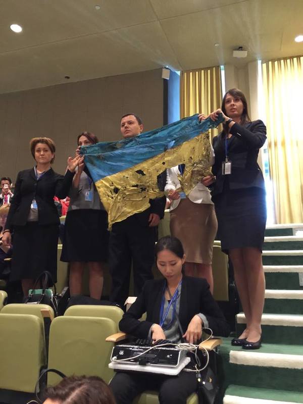 Путін виступав в Генасамблеї ООН перед розстріляним українським прапором з Іловайська