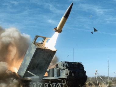 США у березні таємно передали Україні далекобійні ракети ATACMS – Reuters