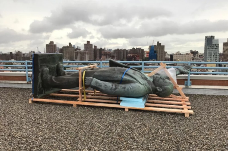 У Нью-Йорку демонтували 6-метровий пам'ятник Леніну