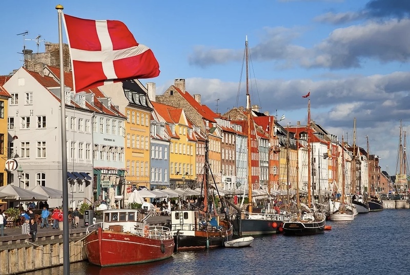 Данія перша серед країн ЄС скасовує всі карантинні обмеження