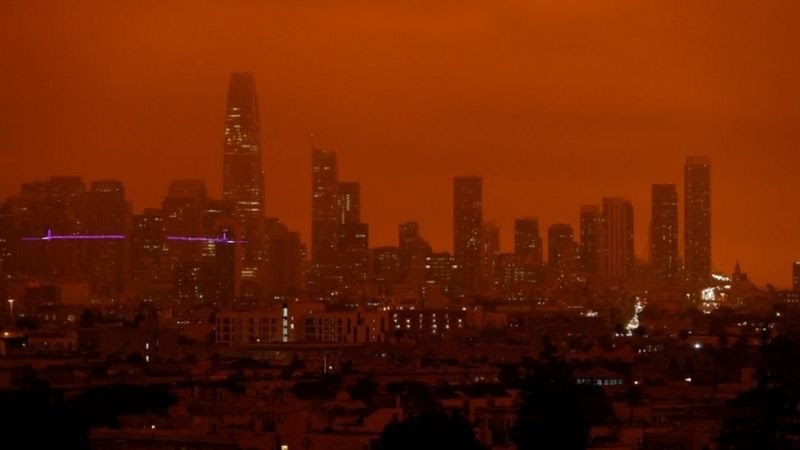 У Сан-Франциско стало помаранчево від пожеж