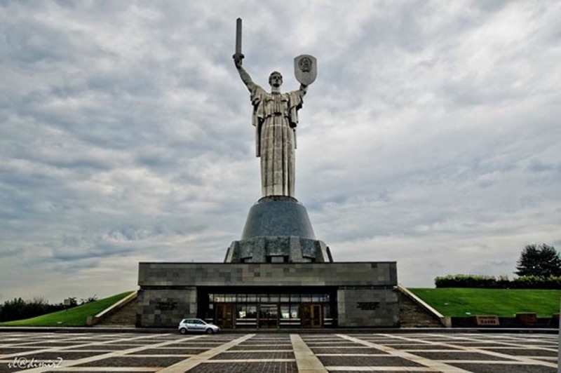 У Києві можуть знести «Батьківщину-мати»