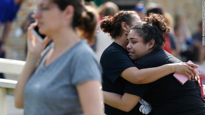 Повідомляється про 8 загиблих у стрілянині в Техаській школі