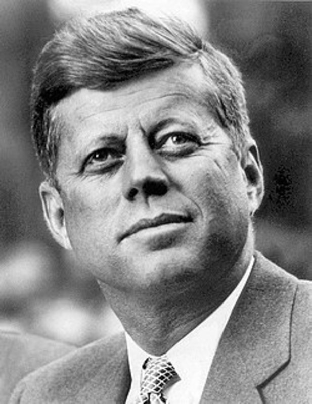 У США розсекретили частину документів про вбивство Кеннеді